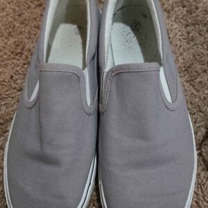 Classic Slip-On Canvas Sneakers - Lavander